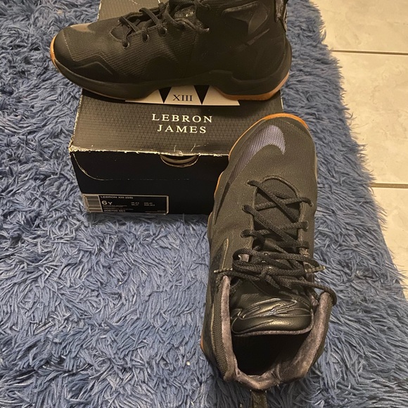 LEBRON JAMES              LEBRON’S XIII - Picture 4 of 4